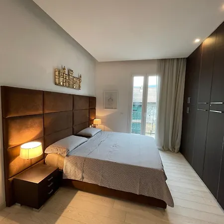 Stunning Flat In Medieval Tower-aquarium, Old Town Town, 7 Floor Beautiful View Apartmán