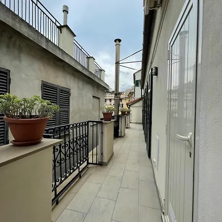 Stunning Flat In Medieval Tower-aquarium, Old Town Town, 7 Floor Beautiful View * Janov
