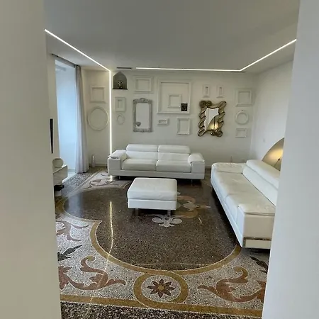 Stunning Flat In Medieval Tower-aquarium, Old Town Town, 7 Floor Beautiful View 아파트 제노바