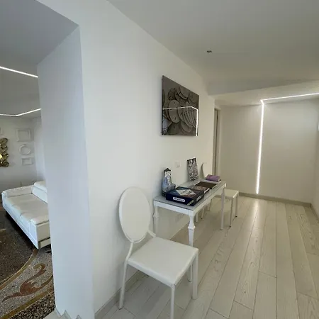 Stunning Flat In Medieval Tower-aquarium, Old Town Town, 7 Floor Beautiful View 제노바