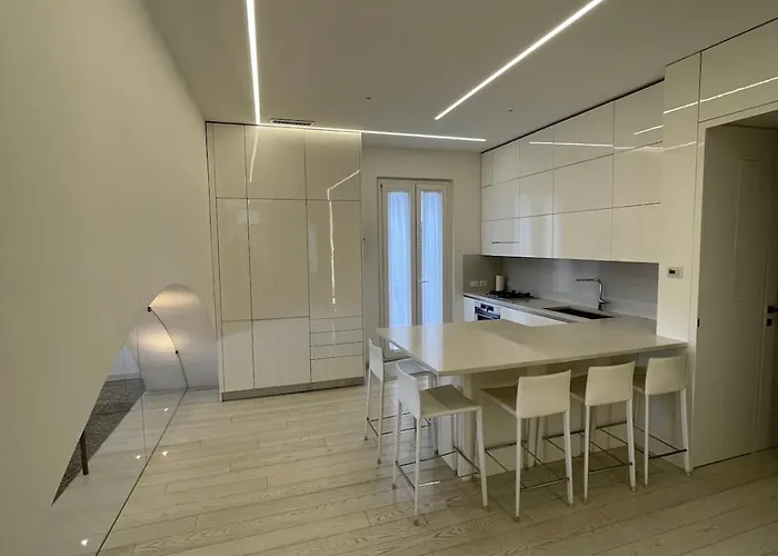 Stunning Flat In Medieval Tower-aquarium, Old Town Town, 7 Floor Beautiful View * Janov